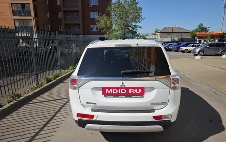 Mitsubishi Outlander III рестайлинг 3, 2014 год, 1 200 000 рублей, 9 фотография