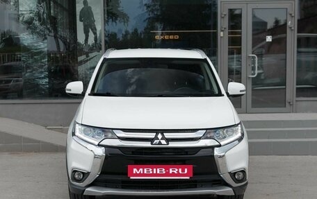 Mitsubishi Outlander III рестайлинг 3, 2015 год, 1 750 000 рублей, 2 фотография