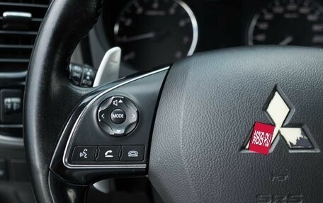 Mitsubishi Outlander III рестайлинг 3, 2015 год, 1 750 000 рублей, 12 фотография