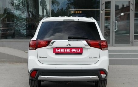 Mitsubishi Outlander III рестайлинг 3, 2015 год, 1 750 000 рублей, 6 фотография