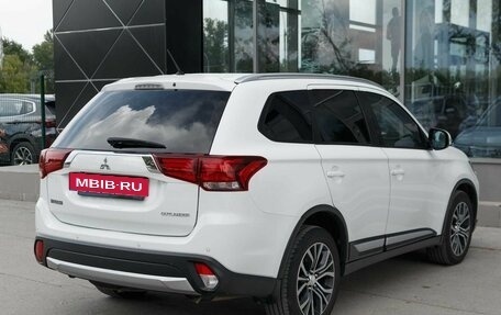 Mitsubishi Outlander III рестайлинг 3, 2015 год, 1 750 000 рублей, 5 фотография