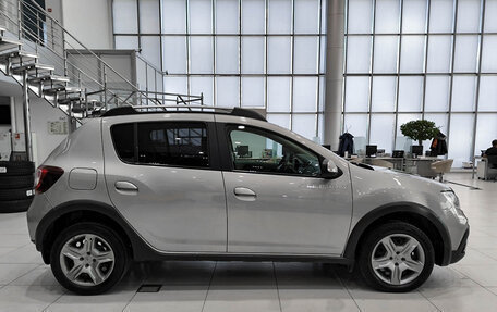 Renault Sandero II рестайлинг, 2020 год, 990 000 рублей, 5 фотография