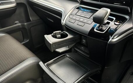 Honda Stepwgn IV, 2021 год, 1 930 000 рублей, 38 фотография
