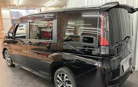 Honda Stepwgn IV, 2021 год, 1 932 000 рублей, 3 фотография