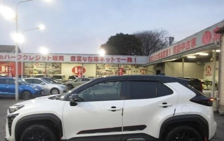 Toyota Yaris Cross, 2022 год, 1 532 000 рублей, 2 фотография
