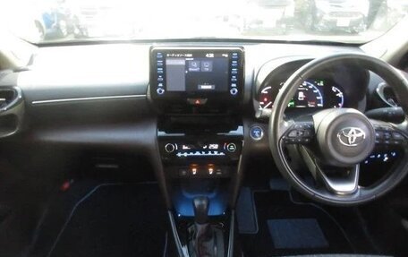 Toyota Yaris Cross, 2022 год, 1 532 000 рублей, 7 фотография