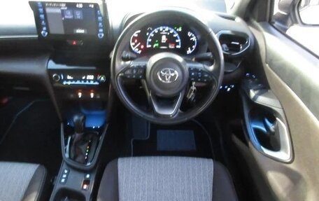 Toyota Yaris Cross, 2022 год, 1 532 000 рублей, 26 фотография