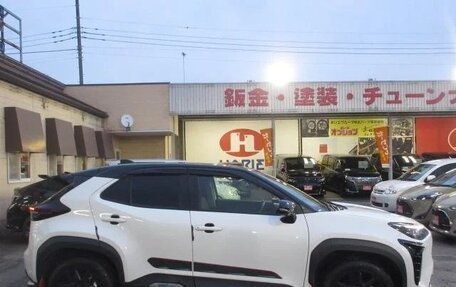 Toyota Yaris Cross, 2022 год, 1 532 000 рублей, 33 фотография