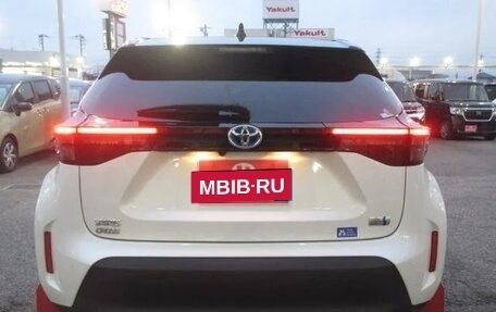 Toyota Yaris Cross, 2022 год, 1 532 000 рублей, 32 фотография