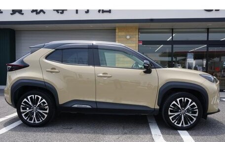 Toyota Yaris Cross, 2022 год, 1 583 000 рублей, 6 фотография
