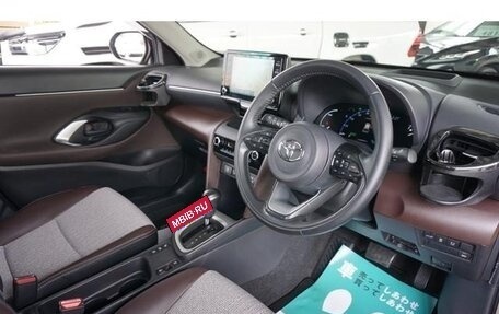 Toyota Yaris Cross, 2022 год, 1 583 000 рублей, 38 фотография