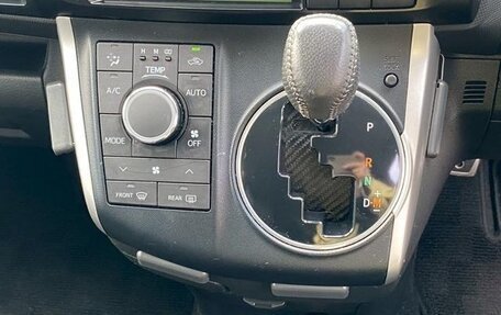 Toyota Wish II, 2011 год, 1 076 000 рублей, 12 фотография