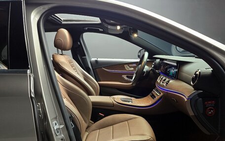 Mercedes-Benz E-Класс, 2022 год, 3 400 000 рублей, 7 фотография
