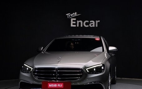 Mercedes-Benz E-Класс, 2022 год, 3 400 000 рублей, 2 фотография