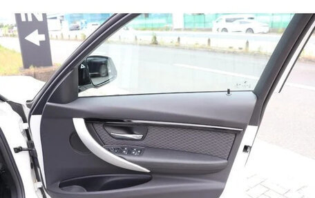 BMW 3 серия, 2017 год, 1 260 009 рублей, 16 фотография