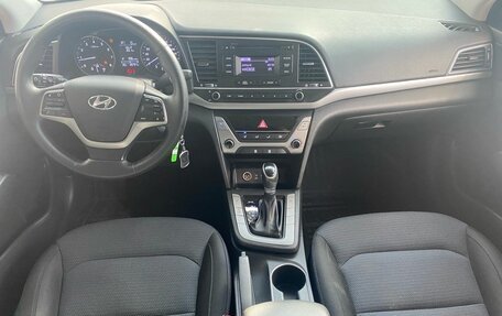 Hyundai Elantra VI рестайлинг, 2018 год, 1 599 000 рублей, 12 фотография
