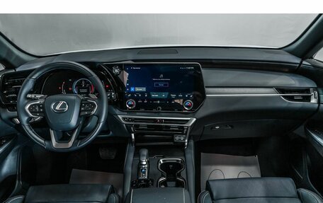 Lexus RX IV рестайлинг, 2024 год, 12 449 000 рублей, 30 фотография