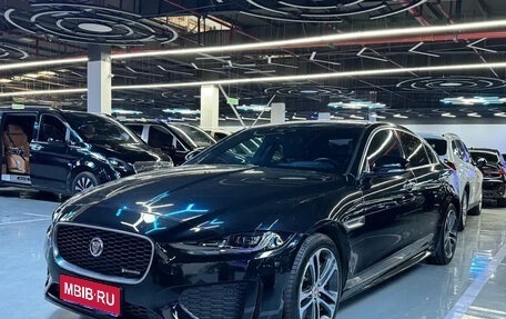 Jaguar XE I рестайлинг, 2020 год, 2 070 000 рублей, 1 фотография