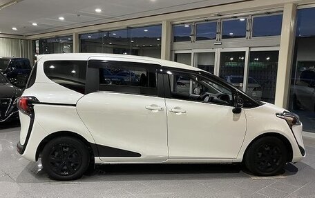 Toyota Sienta II, 2021 год, 1 143 000 рублей, 4 фотография
