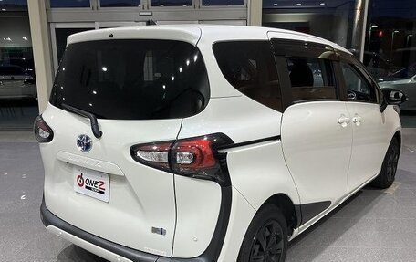 Toyota Sienta II, 2021 год, 1 143 000 рублей, 7 фотография