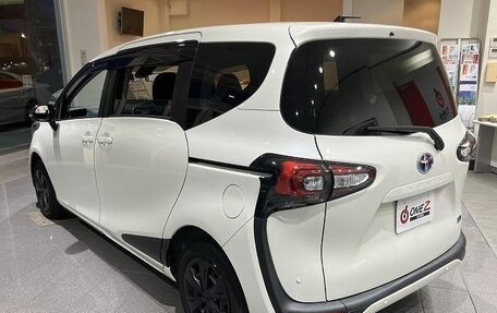 Toyota Sienta II, 2021 год, 1 143 000 рублей, 8 фотография