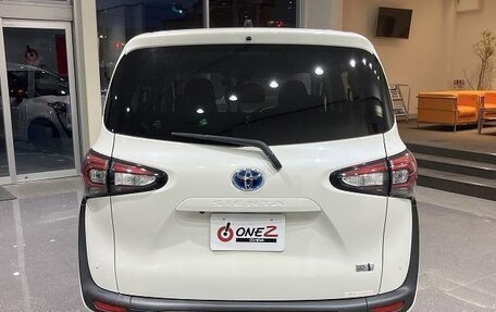 Toyota Sienta II, 2021 год, 1 143 000 рублей, 3 фотография