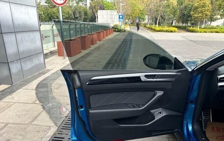 Volkswagen Passat CC, 2022 год, 2 800 000 рублей, 13 фотография