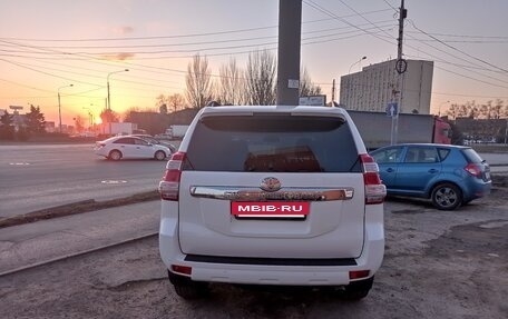 Toyota Land Cruiser Prado 150 рестайлинг 2, 2015 год, 3 650 000 рублей, 5 фотография