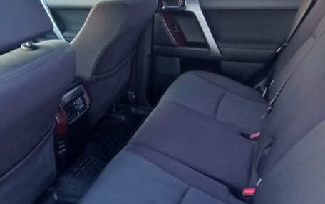 Toyota Land Cruiser Prado 150 рестайлинг 2, 2015 год, 3 650 000 рублей, 8 фотография
