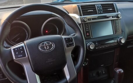 Toyota Land Cruiser Prado 150 рестайлинг 2, 2015 год, 3 650 000 рублей, 6 фотография