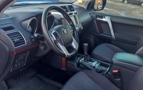 Toyota Land Cruiser Prado 150 рестайлинг 2, 2015 год, 3 650 000 рублей, 7 фотография