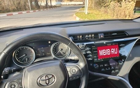 Toyota Camry, 2019 год, 2 600 000 рублей, 3 фотография