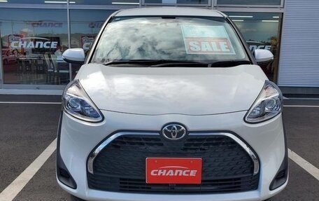Toyota Sienta II, 2021 год, 1 043 000 рублей, 2 фотография