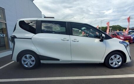 Toyota Sienta II, 2021 год, 1 043 000 рублей, 4 фотография
