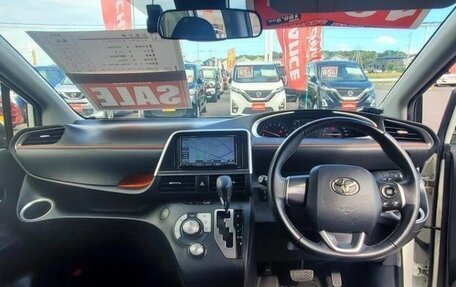 Toyota Sienta II, 2021 год, 1 043 000 рублей, 13 фотография