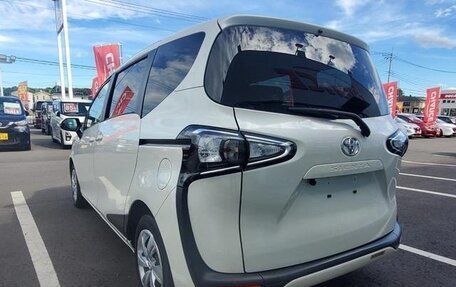 Toyota Sienta II, 2021 год, 1 043 000 рублей, 7 фотография