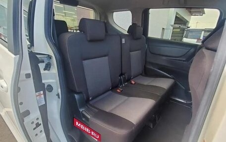 Toyota Sienta II, 2021 год, 1 043 000 рублей, 12 фотография