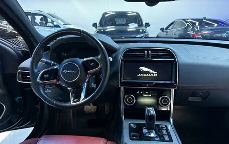 Jaguar XE I рестайлинг, 2020 год, 2 070 000 рублей, 6 фотография