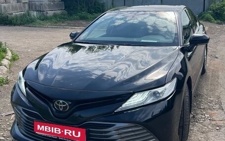 Toyota Camry, 2020 год, 3 450 000 рублей, 1 фотография