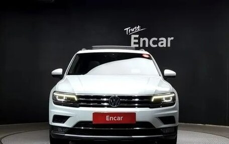Volkswagen Tiguan II, 2021 год, 2 553 000 рублей, 4 фотография