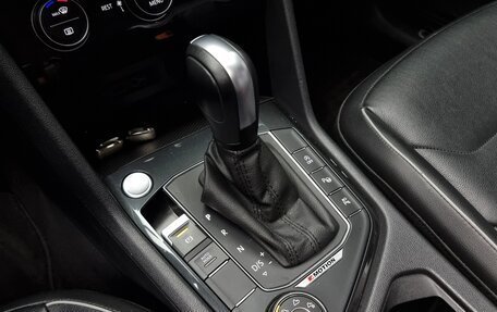 Volkswagen Tiguan II, 2021 год, 2 553 000 рублей, 11 фотография