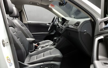 Volkswagen Tiguan II, 2021 год, 2 553 000 рублей, 12 фотография