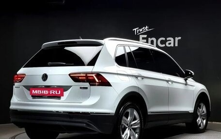 Volkswagen Tiguan II, 2021 год, 2 553 000 рублей, 2 фотография