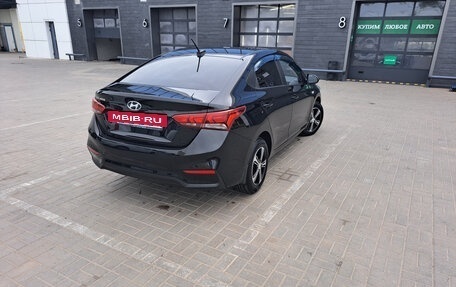 Hyundai Solaris II рестайлинг, 2017 год, 1 050 000 рублей, 3 фотография