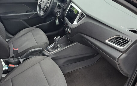 Hyundai Solaris II рестайлинг, 2017 год, 1 050 000 рублей, 14 фотография