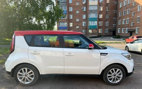 KIA Soul II рестайлинг, 2017 год, 1 600 000 рублей, 6 фотография