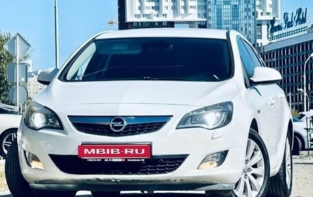 Opel Astra J, 2011 год, 669 000 рублей, 3 фотография