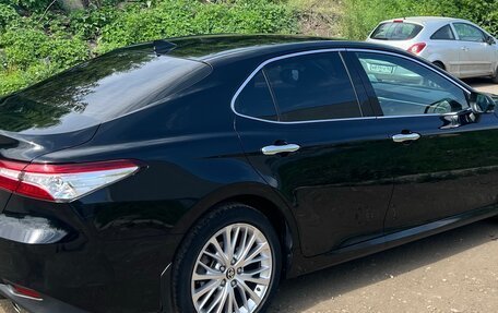 Toyota Camry, 2020 год, 3 450 000 рублей, 4 фотография