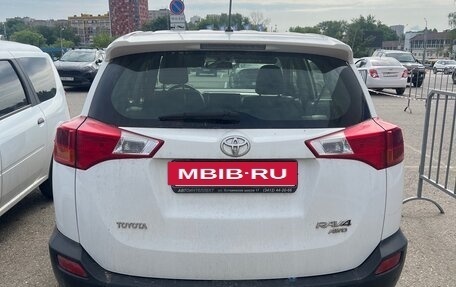 Toyota RAV4, 2013 год, 1 950 000 рублей, 2 фотография