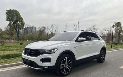 Volkswagen T-Roc I, 2022 год, 1 820 000 рублей, 1 фотография